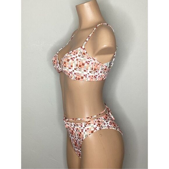 New. L*SPACE teeny bikini set. Medium. Retails $210 - Picture 13 of 13